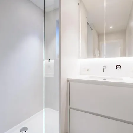 Luxurious And Unique Design App Centre *