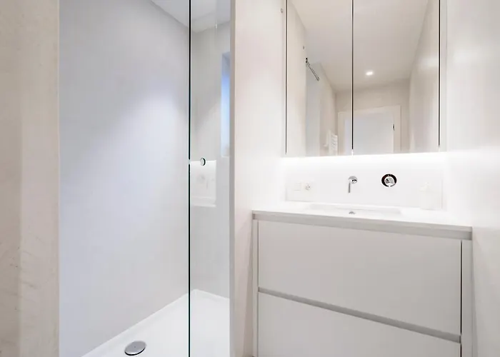 Luxurious And Unique Design App Centre *