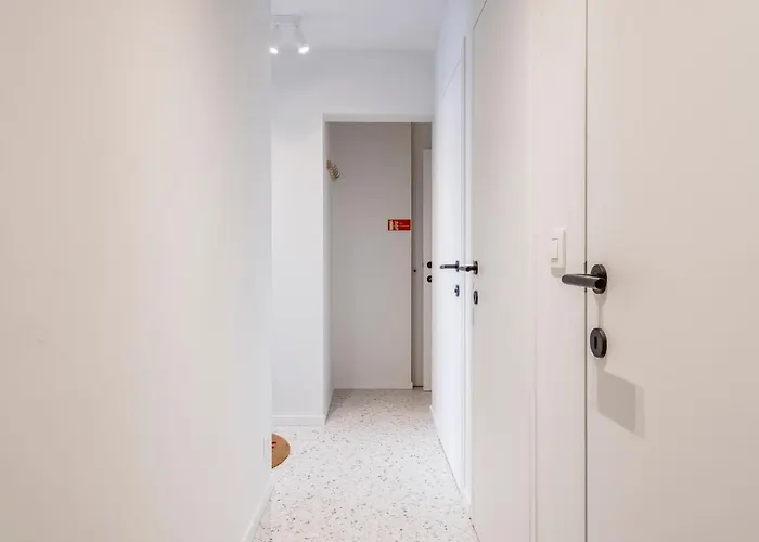 Luxurious And Unique Design App Centre *